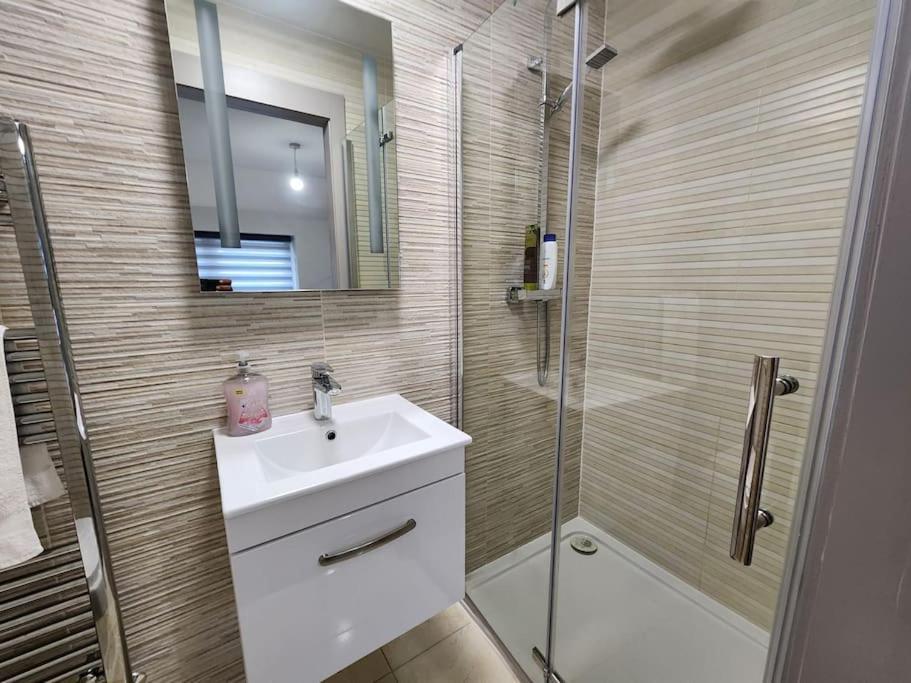 Horizon House, Modern 2-Bedroom Flat 2, Parking, Netflix, Oxford Extérieur photo